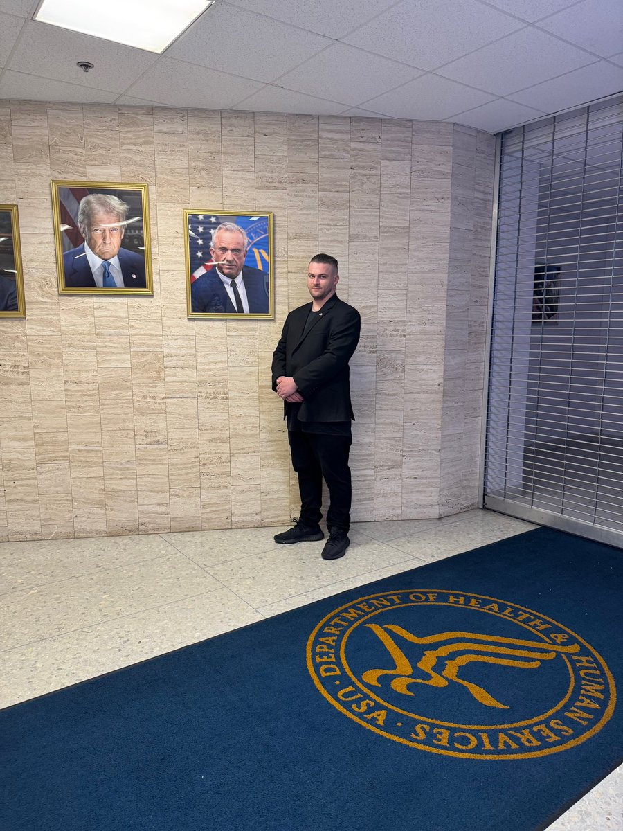 USA_Augustus's tweet image. At the HHS Building today.
Amazing to see the incredible people working so hard along side Secretary Kennedy to turn this country around. It makes me proud to be a part of the MAHA Movement.