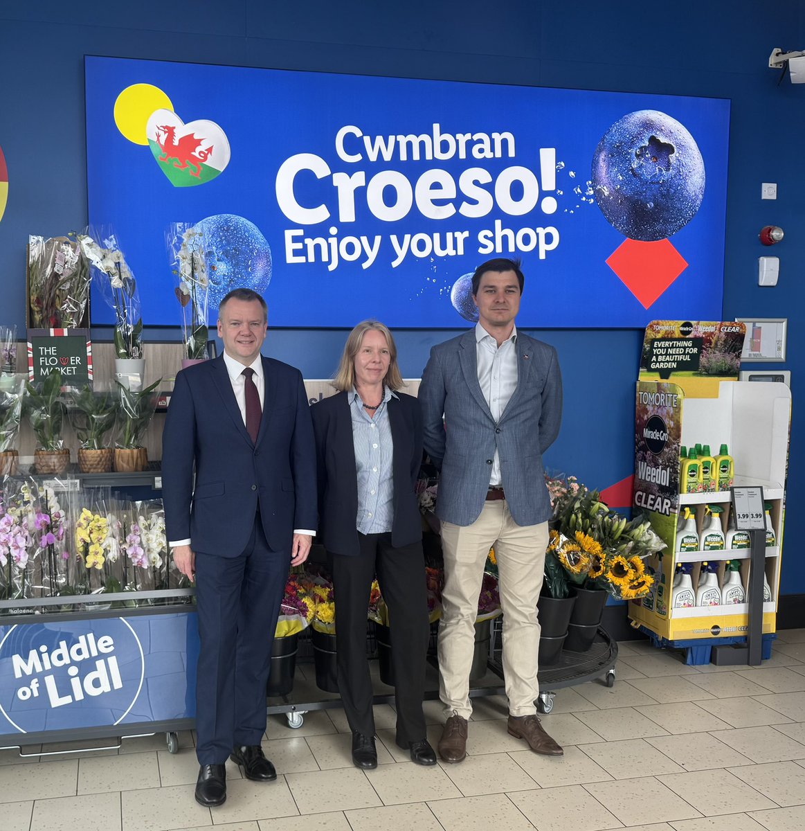 NickTorfaen's tweet image. Pleased to visit the new @LidlGB store in Cwmbran today - great to hear about their investment and long-term commitment to Torfaen.