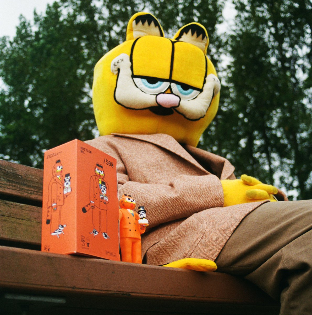 stonesthrow's tweet image. .@gangsterdoodles GARF action figure - available only at the Stones Throw x Gangster Doodles pop-up in LA on August 2nd.
RSVP: stonesthrow.com/news/gangster-…