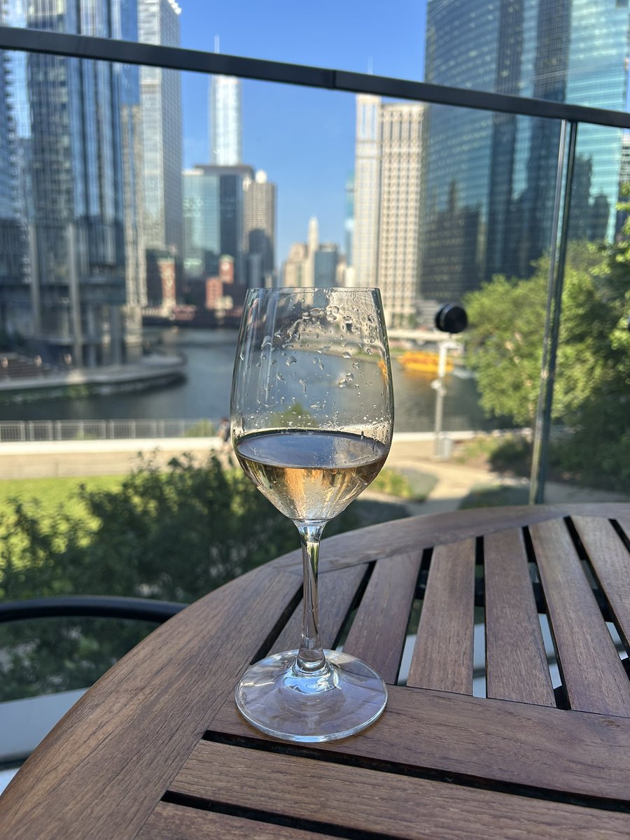 jjl_ice_yard's tweet image. At an #UndisclosedLocation for anniversary dinner. @chicagobars @WestLoopTom