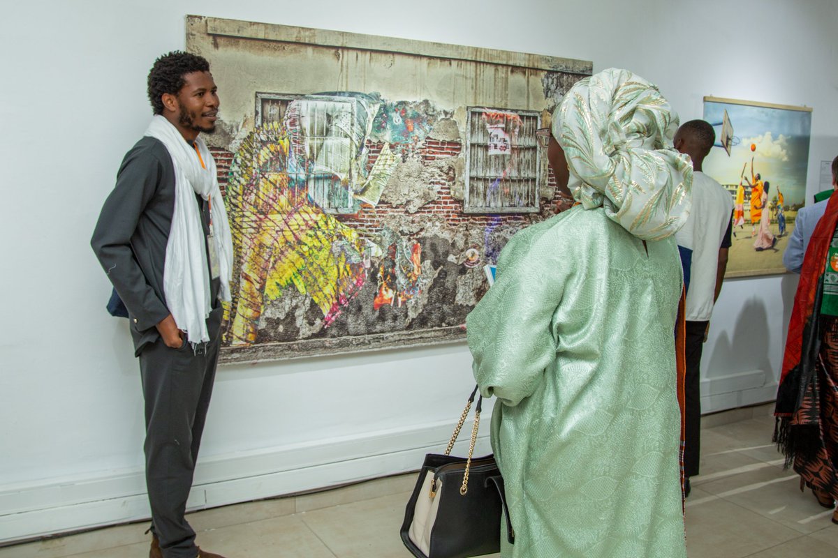 Retour en images sur le Salon National des Arts Visuels du Sénégal !

Mon travail est exposé à la Galerie nationale jusqu’au 17 août.
📍Dakar
🗓️ C’est le week-end, venez découvrir l’expo !

Merci à toutes les personnes présentes lors de l’inauguration 🙏🏾

#ArtVisuel #massowka