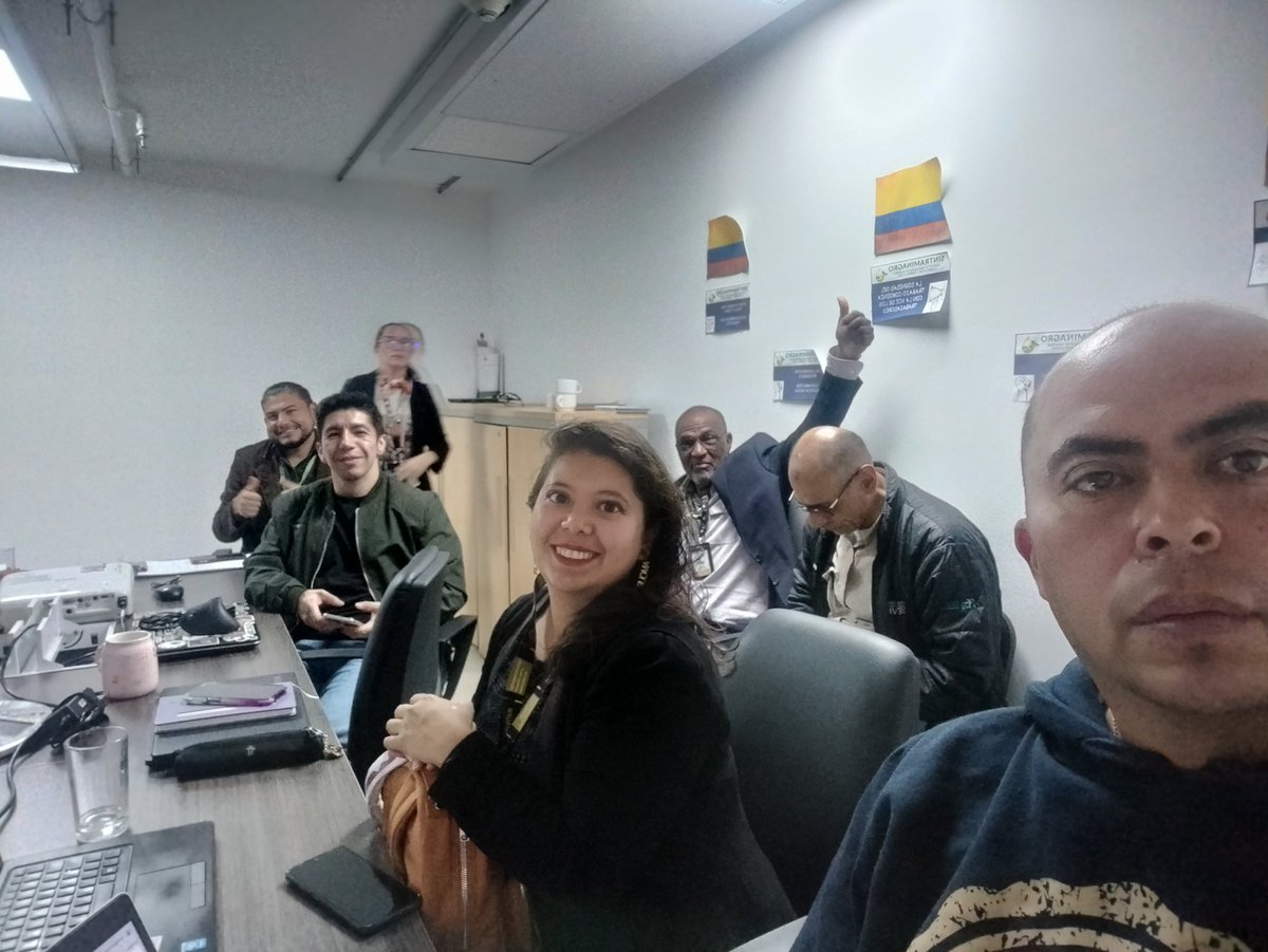 sintraminagro's tweet photo. Ahora!  en la mesa de negociación singular con el Ministerio de Agricultura y Desarrollo Rural. El diálogo ha sido armonioso y constructivo. Agradecemos la disposición de las partes y continuaremos trabajando  con transparencia para alcanzar acuerdos beneficiosos para todos." https://t.co/a9Gu1auw5m