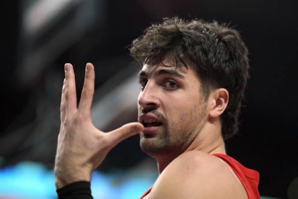 ᴛʏʟᴇʀ tweet media