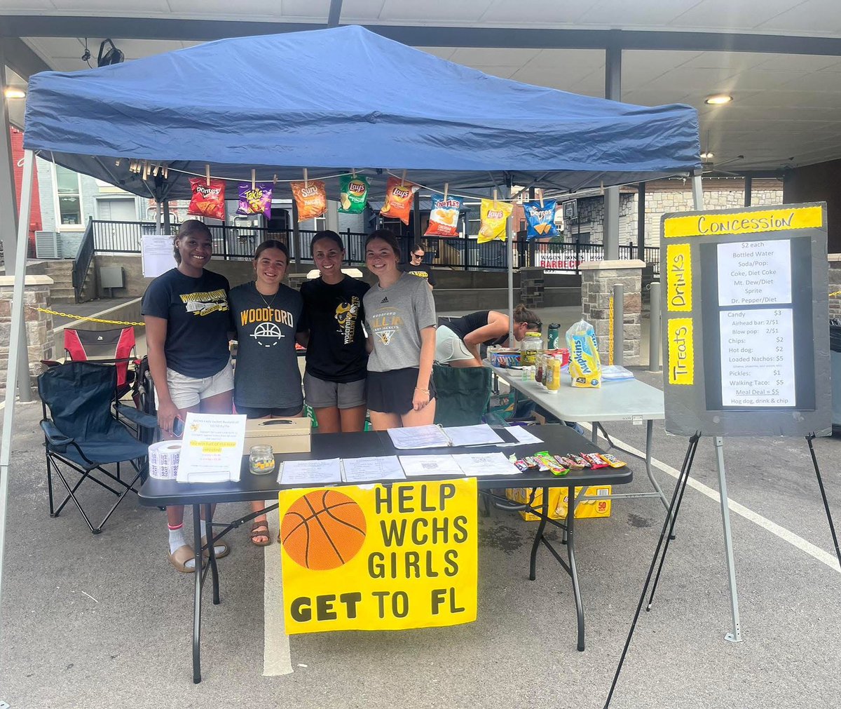 If you are in downtown Versailles for the WCHS Block Party don’t forget to stop by and get some treats and drinks from the Woodford County High School girls basketball team. 

Support your Woodford County High School girls basketball team and help them get to Florida. 🖤💛🐝