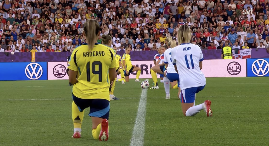EvelinaHahne's tweet image. During today’s Women’s Euro quarterfinals, the Swedish (and English) team kneeled for a man who robbed a pregnant woman with a gun and overdosed himself to death.
I can’t grasp why so many women engage in this kind of masochistic behavior.