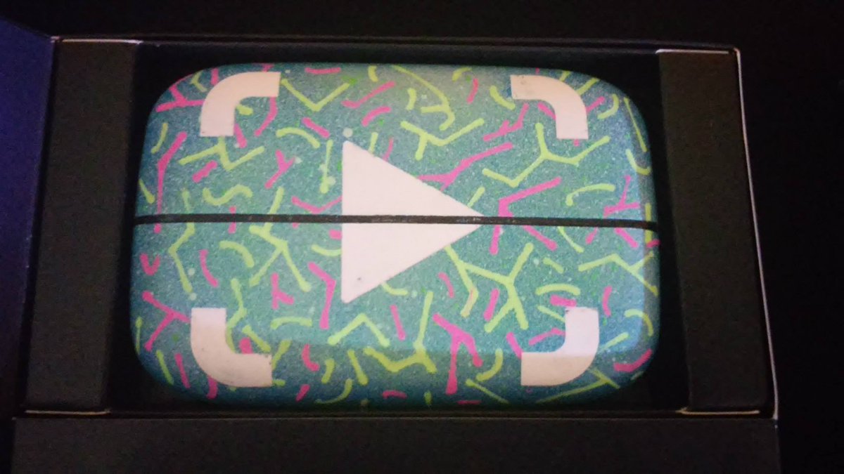 Over 10 years ago, on FB, I won an <a href="/elgato/">Elgato</a> design contest for Game Capture HD where the prize was my first ever capture card and Elgato product, the one I've been using through the years.
Today I've streamed Donkey Kong Bananza using that same capture card on my brand new PC. ♥