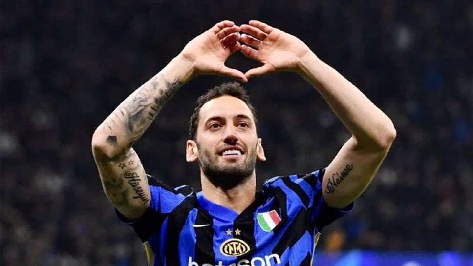 🚨Fenerbahçe, Hakan Çalhanoğlu’na takım kaptanlığı da önerdi.

(TRT Spor)