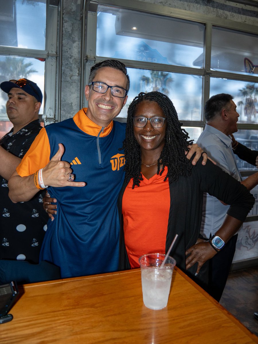 UTEPAthletics's tweet image. Join us at The District for today’s coaches caravan! Also we want to welcome @Franchise2121 our new track & Field/Cross Country head coach.
#PicksUp