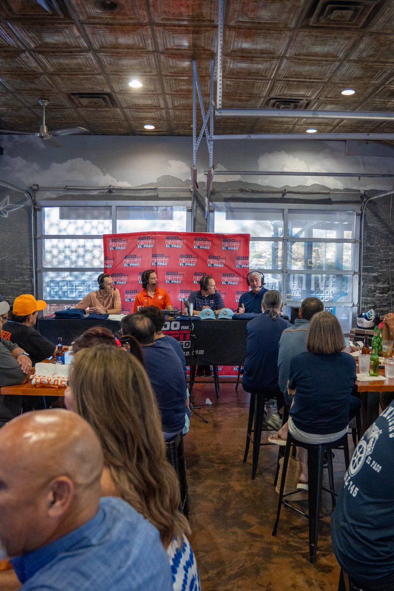 UTEPAthletics's tweet image. Join us at The District for today’s coaches caravan! Also we want to welcome @Franchise2121 our new track & Field/Cross Country head coach.
#PicksUp