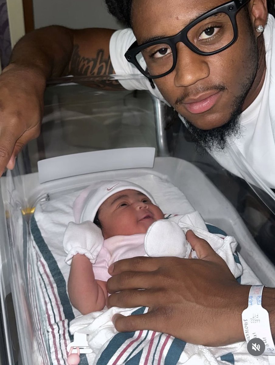 Cory_Mose's tweet photo. Texas DB Jaylon Guilbeau celebrated the birth of his daughter Ryleigh on July 16, 2025 

In his IG caption Guilbeau said “You are the best thing that has ever happened to me”
#HookEm | #Texas https://t.co/4jXeIL6mGF