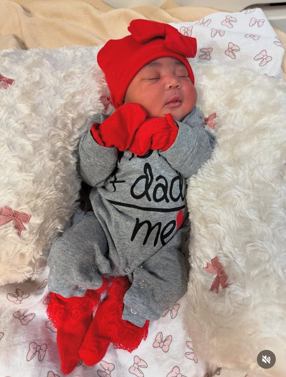 Cory_Mose's tweet photo. Texas DB Jaylon Guilbeau celebrated the birth of his daughter Ryleigh on July 16, 2025 

In his IG caption Guilbeau said “You are the best thing that has ever happened to me”
#HookEm | #Texas https://t.co/4jXeIL6mGF