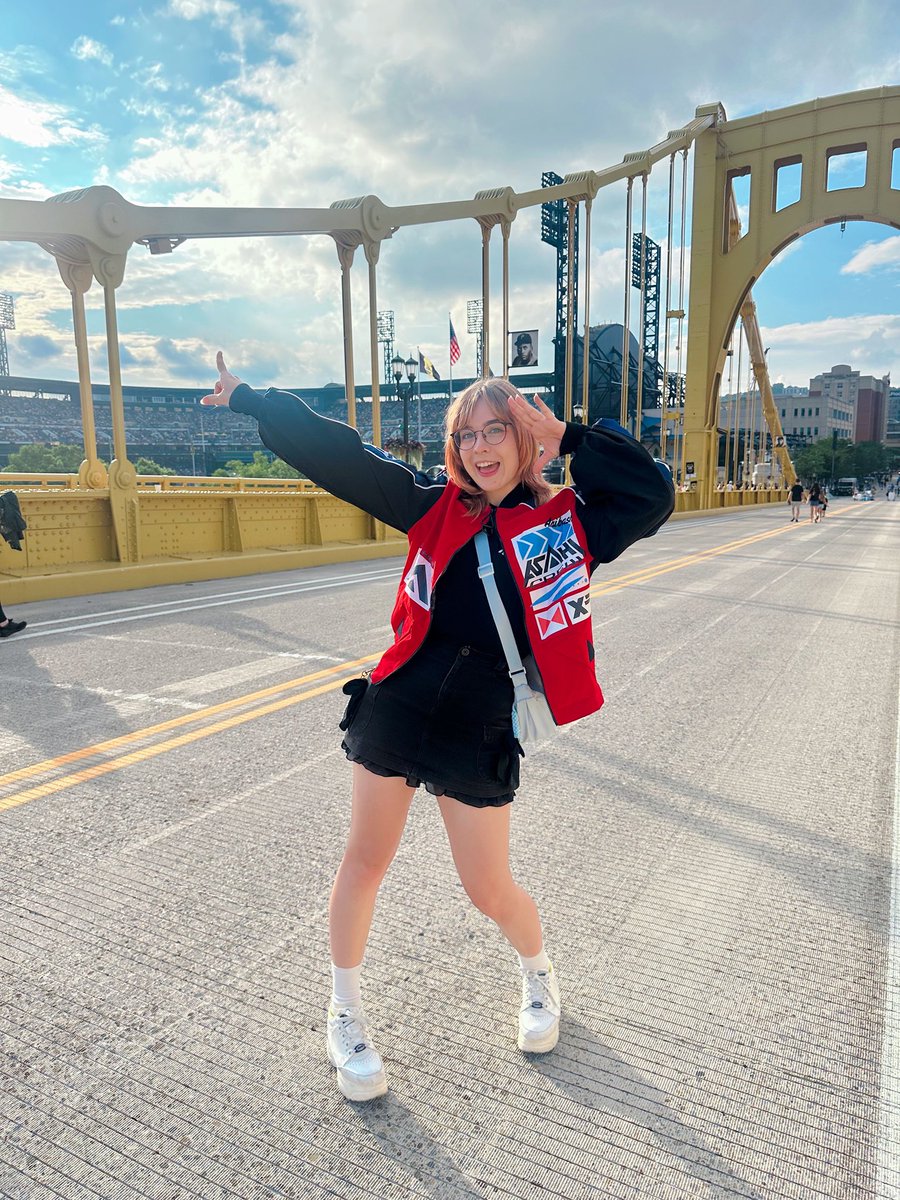 marmachu's tweet image. Going to my first ever Baseball game today!! I wanna eat a hotdog too while weโre here ๐๐งก