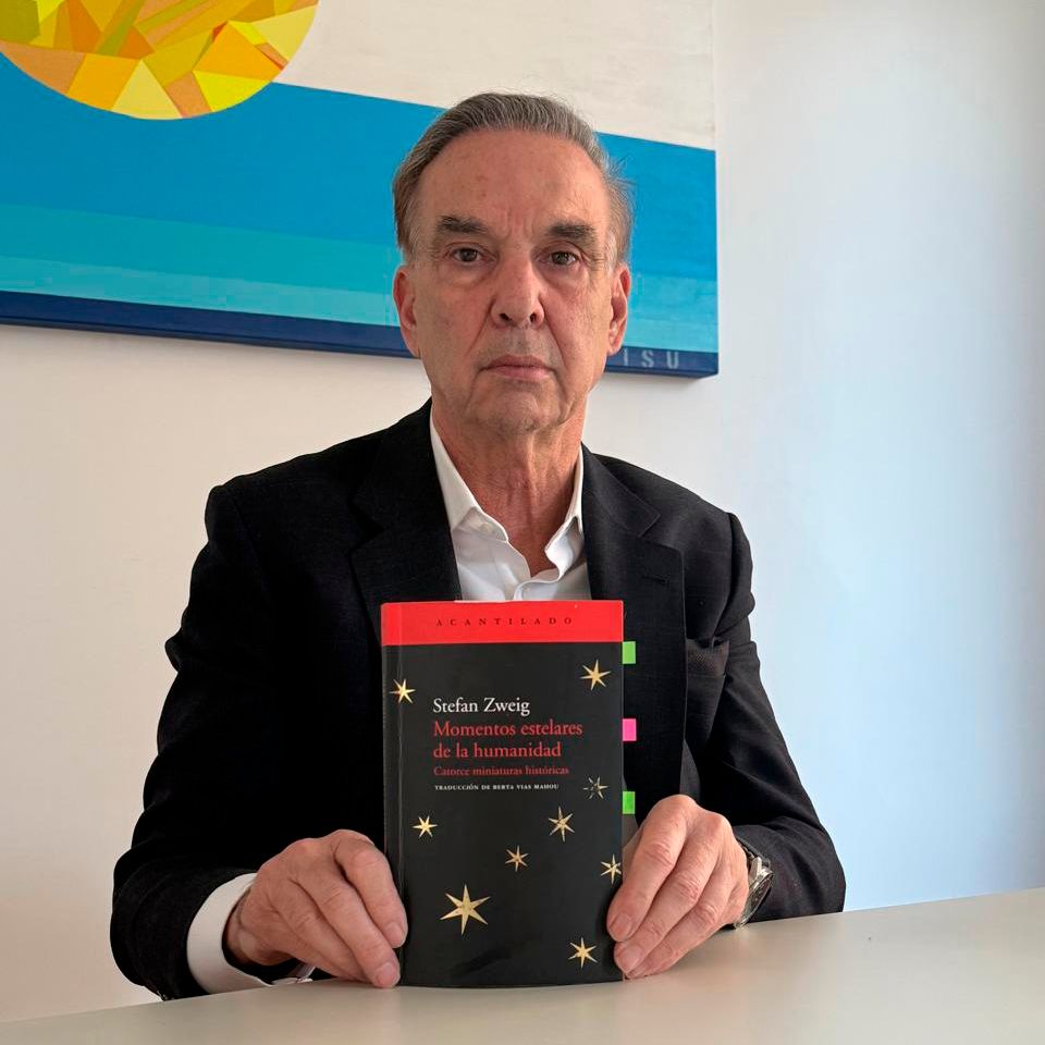 MiguelPichetto's tweet image. Hay momentos de la historia que marcan un rumbo durante décadas y siglos, de manera que podemos ver en ellos puntos clave de inflexión, afirmaba el prolífico escritor austríaco Stefan Zweig, de quien ya hemos hablado en este espacio.
Hoy les recomiendo uno de sus libros más…