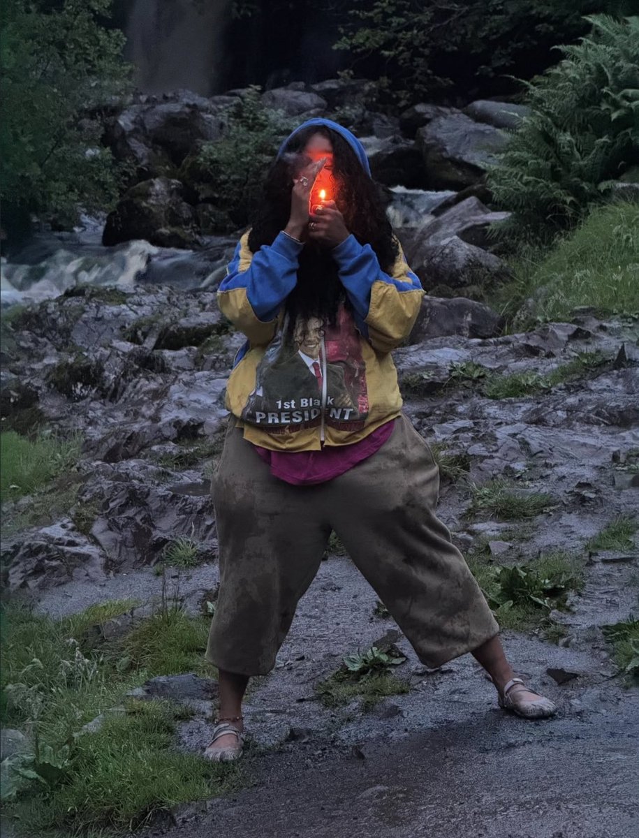 SZAOnSpotify's tweet photo. .@SZA’s “SOS Deluxe: LANA” earns 61,610,389 streams on Spotify in its 30th week. https://t.co/IOSgHdszaB