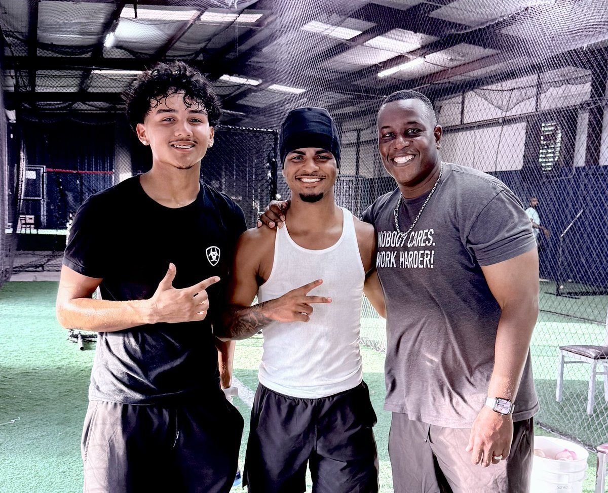 Sowell 33 (@sowell33) on Twitter photo My boy JADEN WILLIAMS back in HOUSTON!!!! There’s nothing like seeing my kids coming to see me!!! ROME was here getting that work in 100 degrees weather!!! Rome is BUILT DIFFERENT!!!! TIMBERWOOD is in the house!!! I will never forget my guys!!! <a href="/RomeoHH4L/">Romeo Alvarez</a> <a href="/AlvarezFam3/">Jorge Alvarez</a> My boy JADEN WILLIAMS back in HOUSTON!!!! There’s nothing like seeing my kids coming to see me!!! ROME was here getting that work in 100 degrees weather!!! Rome is BUILT DIFFERENT!!!! TIMBERWOOD is in the house!!! I will never forget my guys!!! <a href="/RomeoHH4L/">Romeo Alvarez</a> <a href="/AlvarezFam3/">Jorge Alvarez</a>