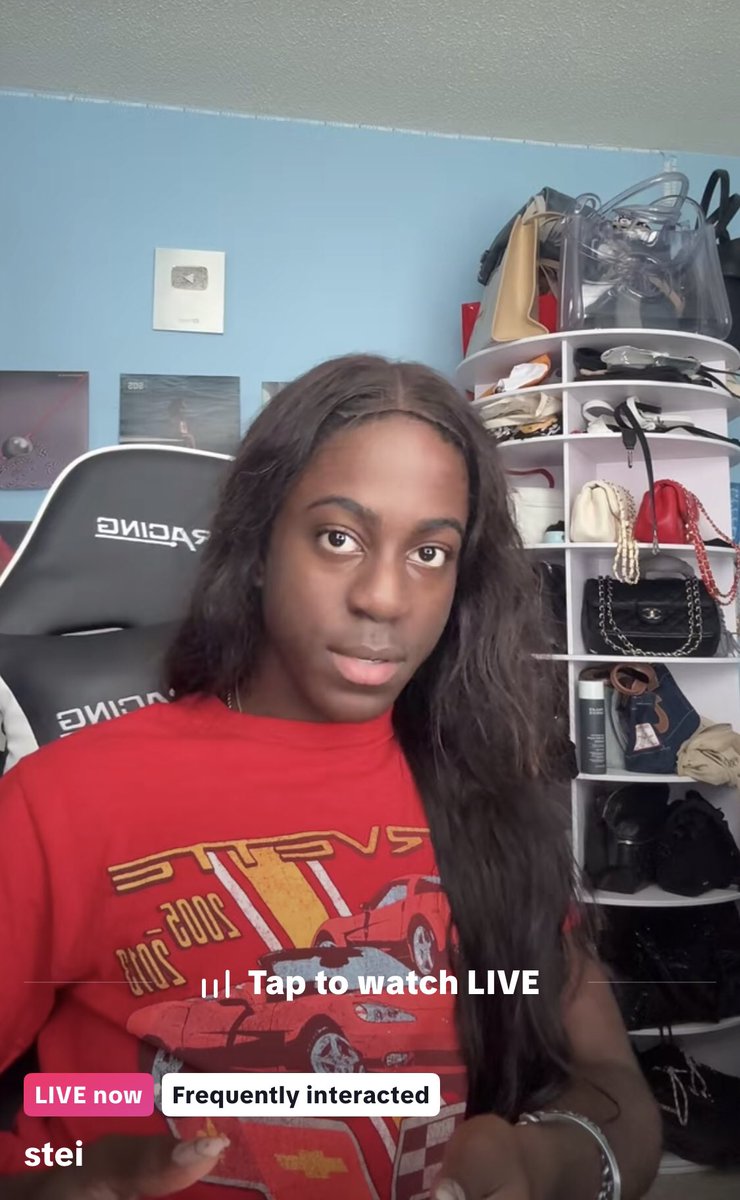 SteyeuhChart's tweet image. . @steyeuh is currently on live showing off her new lace front that matches doja’s most iconic lacefront wig..