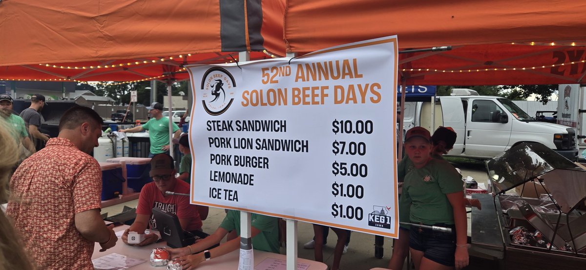 Hlas's tweet photo. Lion. For those who don't prefer beef. https://t.co/giINyrHkLo