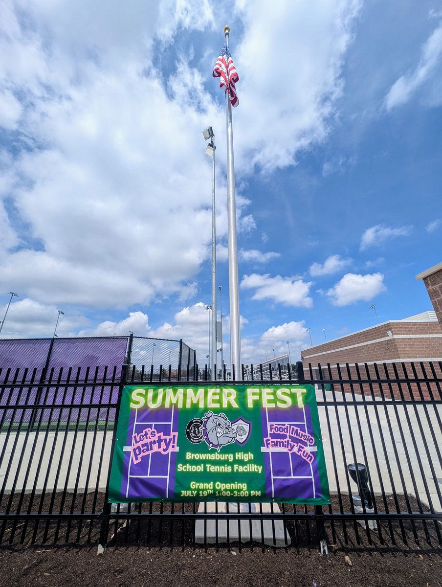 BburgTennis's tweet photo. Tomorrow we welcome you to our Grand Opening celebration from 1-3 pm.  Dunk tank, bounce house, arts and crafts, Chick-fil-A, games, pickleball, adult red ball tennis, trick shots, fastest serve contest, around the world, and a ribbon cutting ceremony.  No experience needed. https://t.co/xUrjCQPbrn