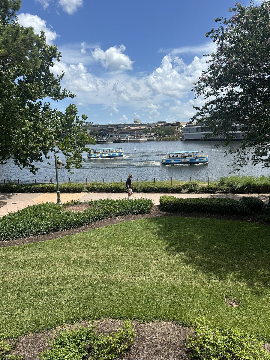 truckerDavidH's tweet image. Decent view of Disney Springs. No time today or tomorrow. I have to work tomorrow morning and possibly Sunday as well. Won’t know about Sunday till tomorrow morning.