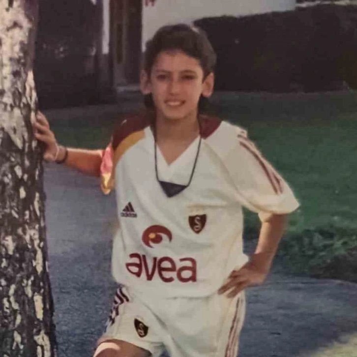 ddenizcn's tweet photo. @gokothewise @lewisbahce Şöyle fotoğrafı olan adamı midemiz kaldırmıyor https://t.co/EQmpimsgi2