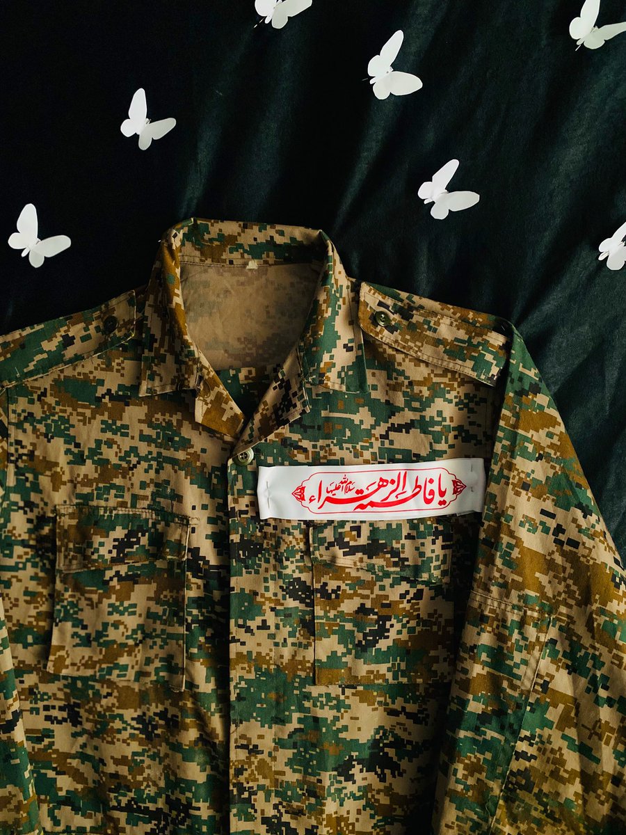 aboutsayeh's tweet image. میگفت؛
میدونی چرا حاج قاسم هیچوقت در نبرد با داعش لباس نظامی نمیپوشید؟
چون داعش و عقبه داعش رو
در حدی نمیدید که برای مقابله باهاش
توو میدون جنگ لباس نظامی تنش کنه…
.
- جامهی شهید مدافع حرم ابوالفضل نیکزاد -
.
#ایران_قوی
#ملت_فداکار
.
