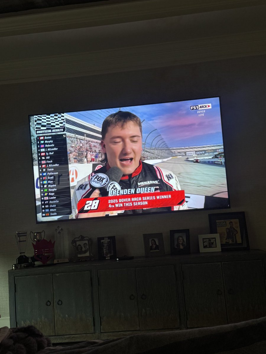 MW55's tweet image. Give it up for Bean Nation! 
@FS1 @philparsons98