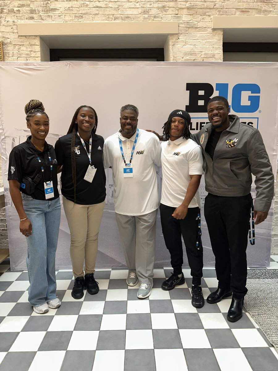 BamaStateSports's tweet image. Our student-athletes took part in something bigger than the game, walking from Selma to Montgomery with Bo Bivens and the Big 10
#SWARMAS1