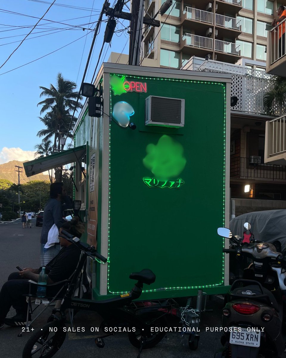 OahuDP's tweet photo. Your favorite green kiosk. 🚛 Which location is your favorite? 

21+ • NFS • Educational Purposes Only

#waikiki #hawaii #oahu #gardening #oahu420 https://t.co/6KNCHmC2M0