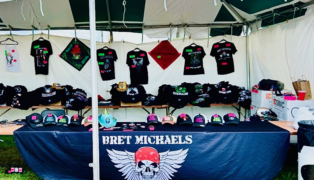 bretmichaels's tweet image. We are in Fond du Lac #Wisconsin & Michaels Merch Madness is about to happen 🎉 6:30 doors, 8 o'clock show - it is going to be awesome. Wisconsin rocks 🤘