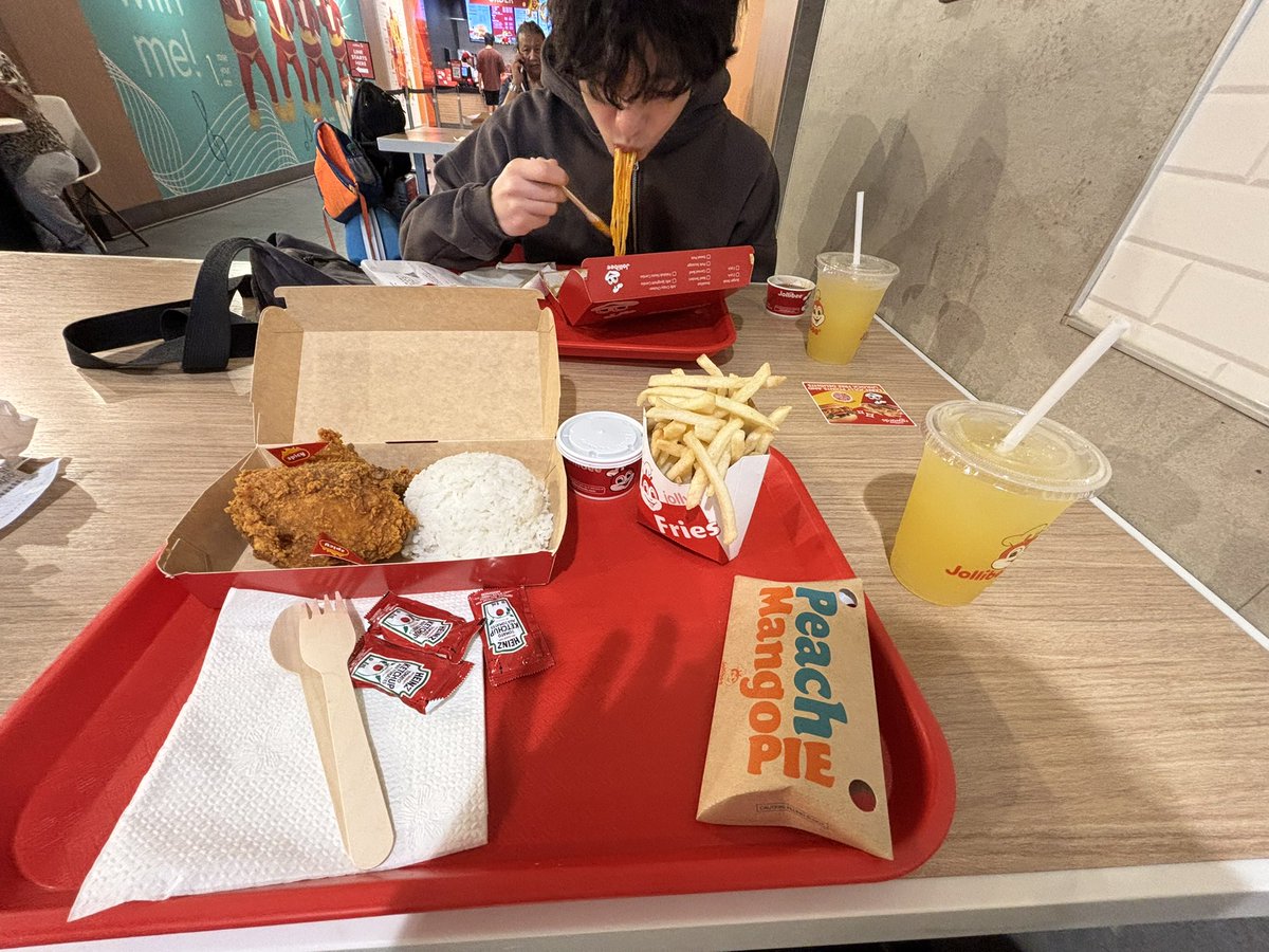 sorryimsolace's tweet image. 2 delicious filipino foods 🥰 🤤