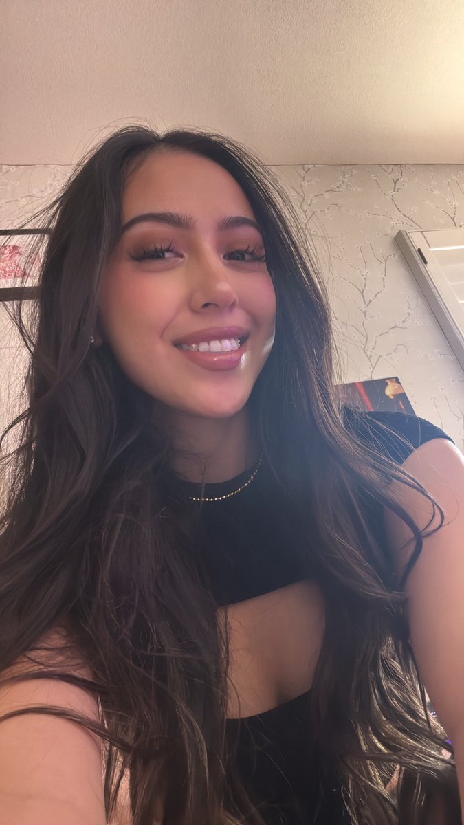 live rn btw 

twitch lyss