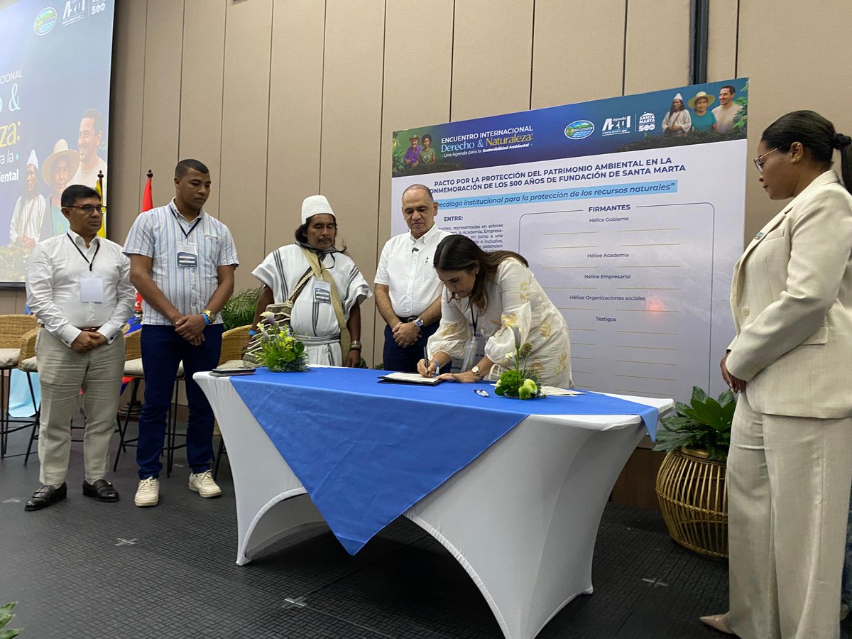 Silvia Elena Medina (@silviamedinar) on Twitter photo En el Encuentro Internacional Derecho y Naturaleza:Una Agenda para la Sostenibilidad Ambiental firmamos un Acuerdo de Voluntades para la Protección Jurídica del Patrimonio Ambiental, reiterando el compromiso de <a href="/CamComercioSM/">Cámara de Comercio de Santa Marta</a> en la construcción de un territorio sostenible. En el Encuentro Internacional Derecho y Naturaleza:Una Agenda para la Sostenibilidad Ambiental firmamos un Acuerdo de Voluntades para la Protección Jurídica del Patrimonio Ambiental, reiterando el compromiso de <a href="/CamComercioSM/">Cámara de Comercio de Santa Marta</a> en la construcción de un territorio sostenible.