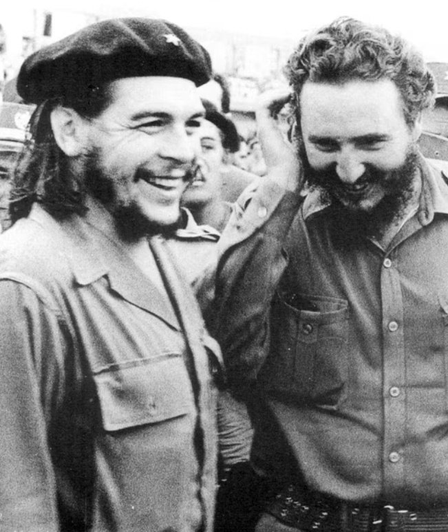 Hay hombres que no necesitan monumentos, hay nombres que no necesitan ni apellidos: FIDEL y CHE, un legado inmenso, una historia imborrable.