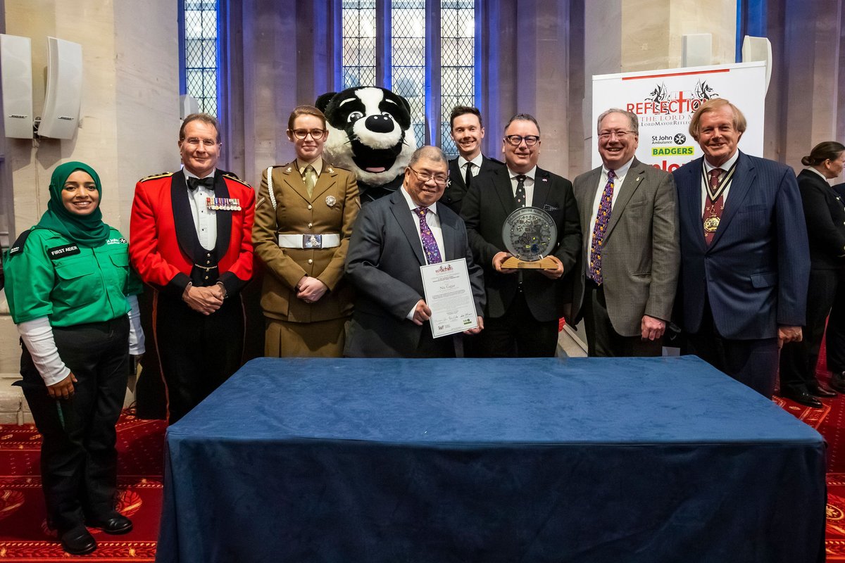 RichSalter's tweet image. A brilliant night at the 10th Reflections of The Lord Mayor Gala, hearing from Alderman Professor Michael Mainelli, the 695th Lord Mayor of London, who I had the honour to serve as ADC.
We also celebrated Nia, winner of the @stjohnambulance Stained Glass Roundel Competition. 🪟