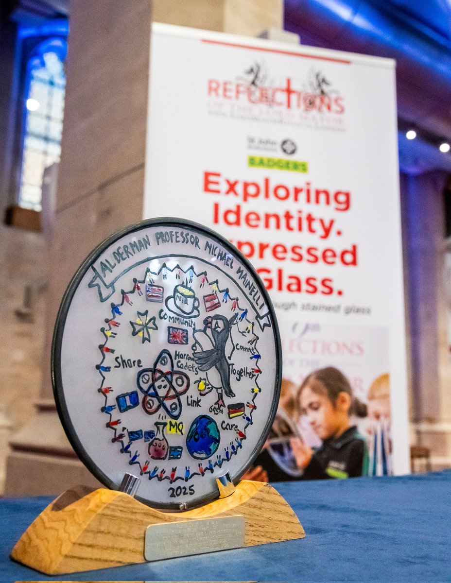 RichSalter's tweet image. A brilliant night at the 10th Reflections of The Lord Mayor Gala, hearing from Alderman Professor Michael Mainelli, the 695th Lord Mayor of London, who I had the honour to serve as ADC.
We also celebrated Nia, winner of the @stjohnambulance Stained Glass Roundel Competition. 🪟