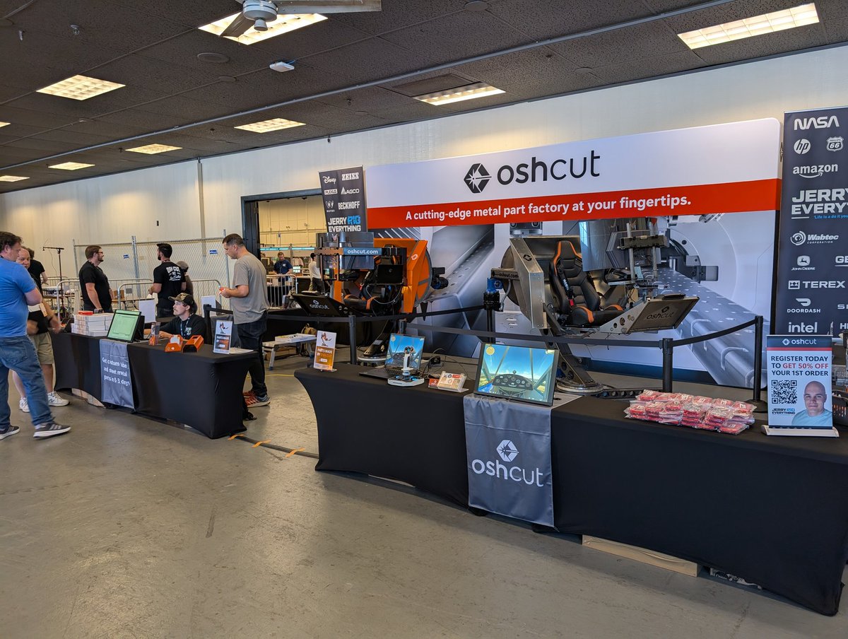CalebChamberla6's tweet image. Stop by. Get stickers. Fly an airplane. Take some swag.