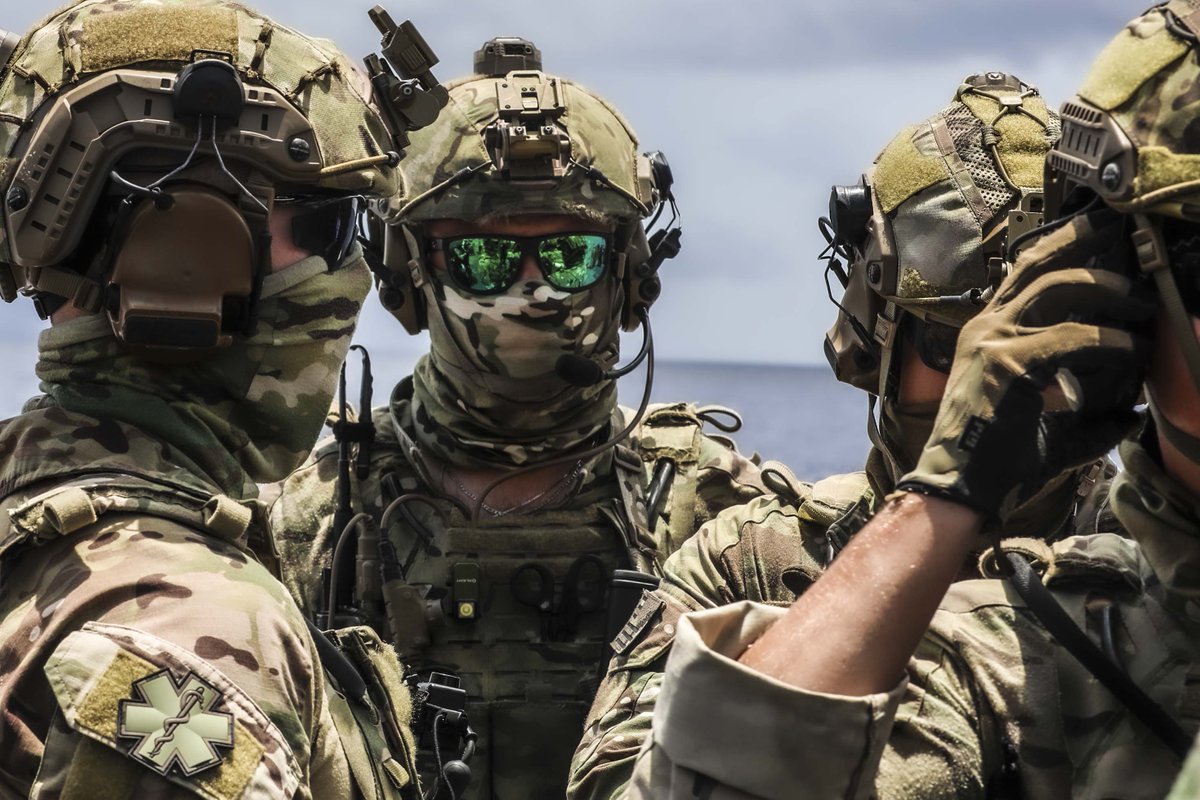 USPacificFleet's tweet image. 📰 NEWS: @USCG, USS Sampson conduct drug interdiction in Eastern Pacific
The team interdicted two suspected drug smugglers, seizing approx. 3,439 lbs. of cocaine in international waters of the Eastern Pacific Ocean, July 10.
Read more👇:
cpf.navy.mil/Newsroom/News/…