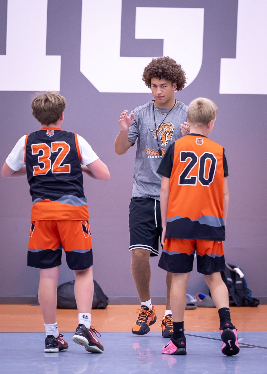 Cadeellis_'s tweet image. 📍Woodberry Forest Basketball camp🏀
@WFS_Basketball @Coach_Dawson