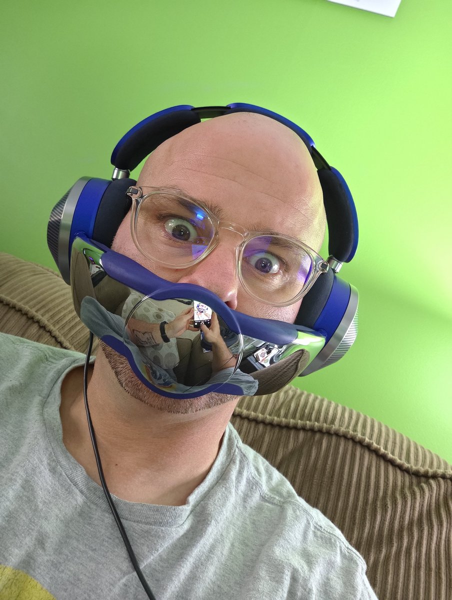 eatuna247's tweet image. Who say innovation is dead....remember this gem! @Dyson #dysonheadphones
