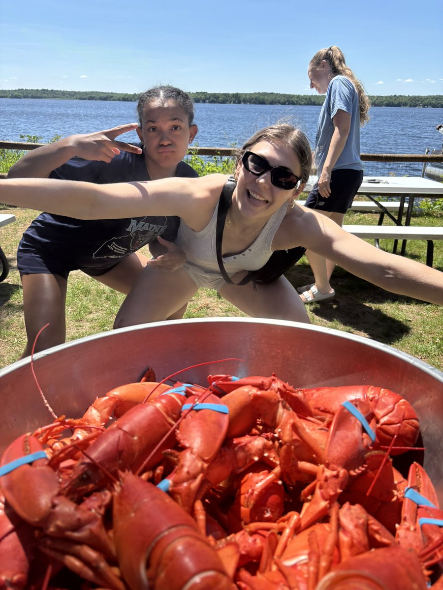 A Friday on the lake @ Coach Amy’s with lobsters🦞 &gt; &gt; &gt;