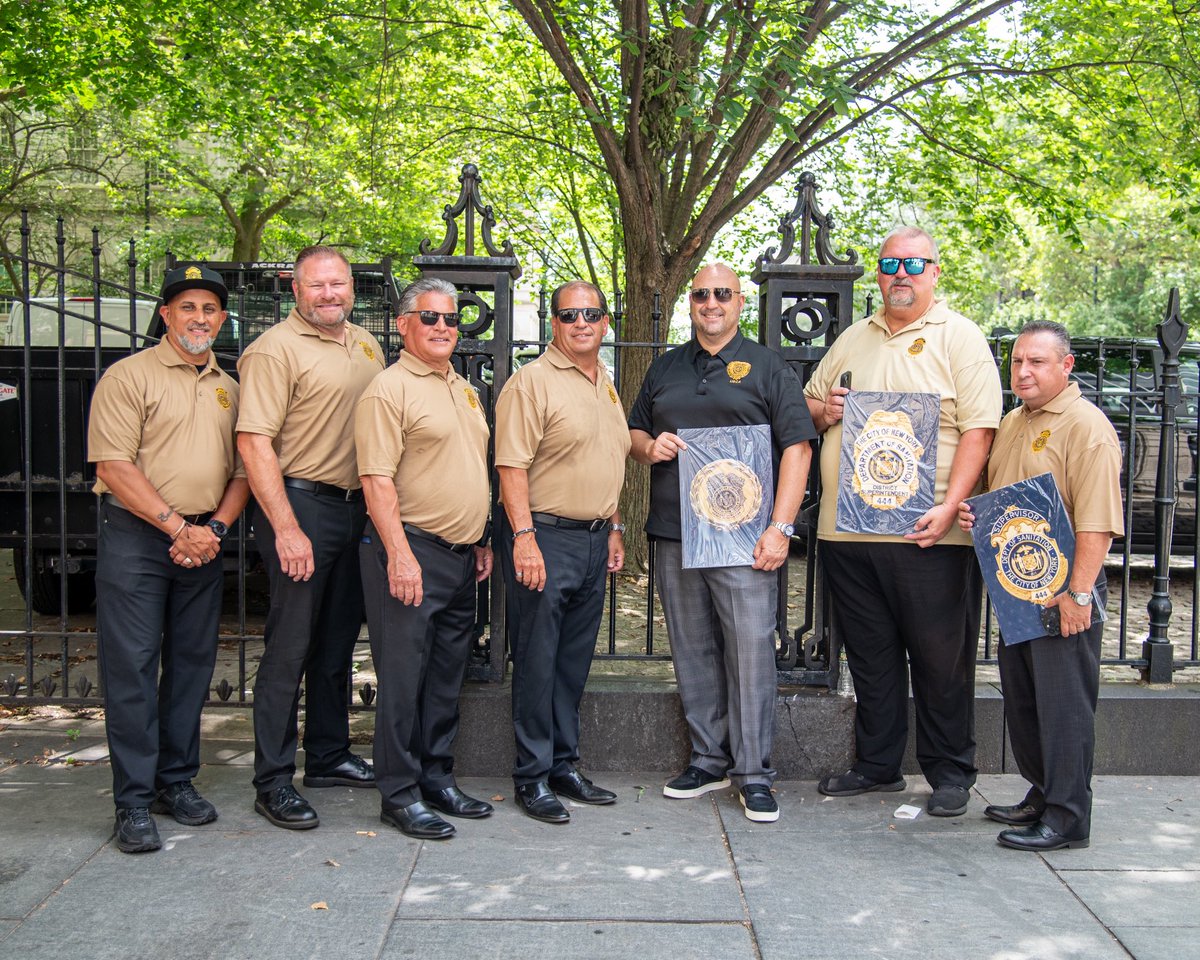 NYCPDDEA's tweet image. The Detectives’ Endowment Association was proud to bring together our fellow uniformed unions from New York City and neighboring counties on the steps of City Hall to support Mayor Adams re-election. By uniting our voices where our members live and work, we continue to build a…