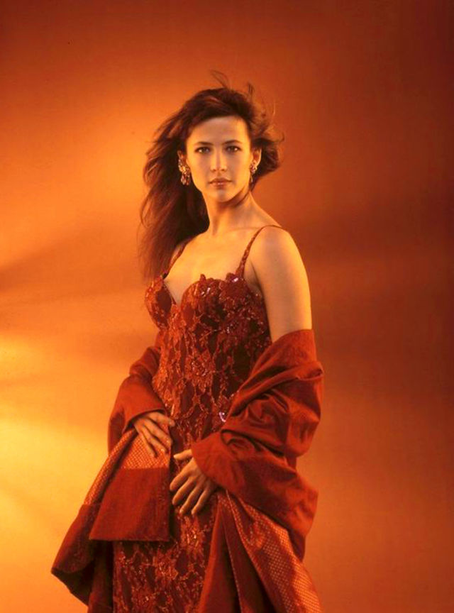 Thunderballs007's tweet image. A promotional still of Sophie Marceau for The World Is Not Enough (1999)