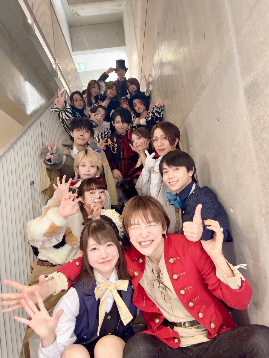 ipponyarinoa's tweet photo. おはようございます☀

毎日素敵なキャストの皆さんと一緒に
お芝居できる喜びを噛みして毎公演やらせて
いただいています！！！

本日は13:00-/18:00- 🌹🧸

どちらもお席ご用意できますので
急遽空いたよ！って方など観に来てくれたら嬉しいな❤️‍🔥 #舞台パペマク https://t.co/O3s7ZquIkW
