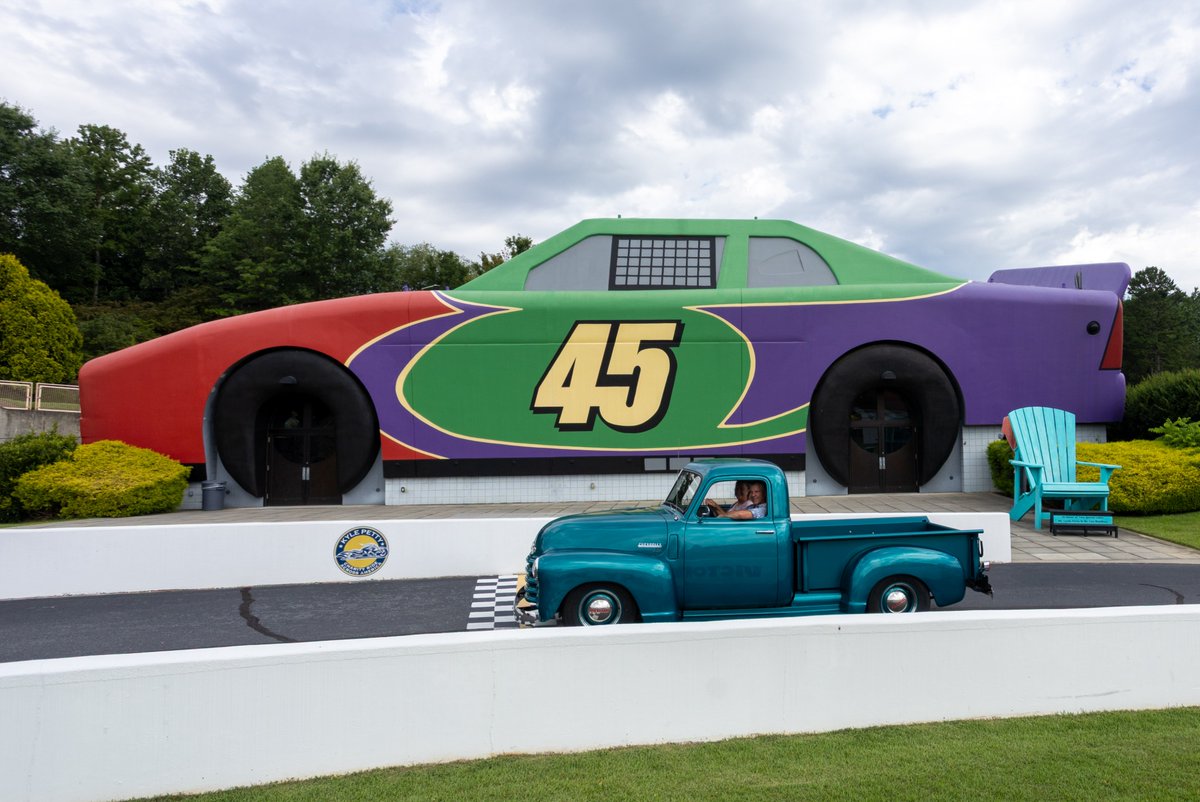 VictoryJunction's tweet image. Camp got a vintage twist today with the 2025 Victory Tour! 🚗🏁
Dozens of antique cars rolled through for a special visit, and we had the best time sharing the joy of Camp with this incredible group!