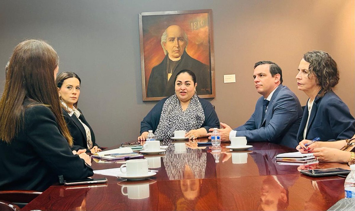 Desde Chicago, el #GobiernoDeLaGente reafirma su compromiso con nuestras y nuestros migrantes. A través de una gira de trabajo, seguimos construyendo puentes de apoyo, cercanía y coordinación en favor de quienes viven lejos, pero nunca están solos.
🔗 Lee la nota: