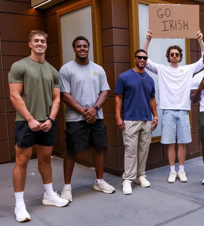 Re2pect Sports (@re2pectsport) on Twitter photo Notre Dame TE Eli Raridon looks to have put some serious work in the weight room
Break-out year for Raridon 🔜 🔥 Notre Dame TE Eli Raridon looks to have put some serious work in the weight room
Break-out year for Raridon 🔜 🔥
