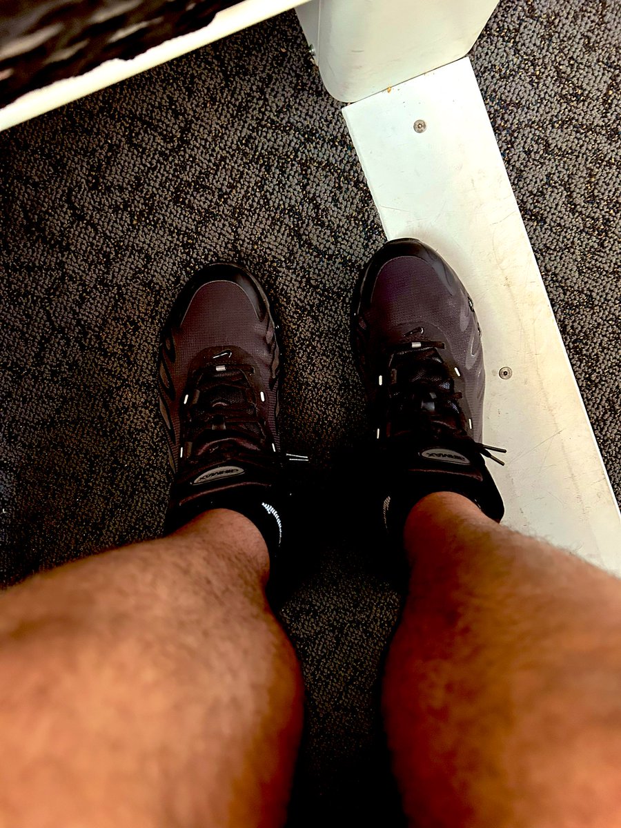 314LightBright's tweet photo. @SnkrsStock Travel buddies #KOTD Dn8 https://t.co/u8OrE8A0yS