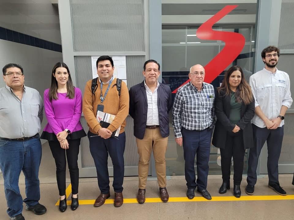 OIM_Mexico's tweet image. 💼📚 En #SanLuisPotosí sostuvimos un encuentro con la @STPSSLP y el Tecnológico Salesiano Carlos Gómez para explorar alianzas que faciliten el acceso de personas en movilidad a talleres formativos, impulsando su desarrollo profesional e inserción laboral.