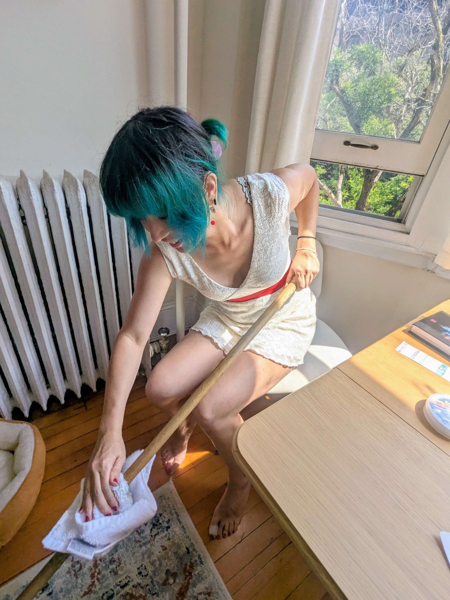 karomancer's tweet image. "Wife material. She cleans my weapon, if you know what I mean."
Comment made while I prepare my naginata for the tournament 🤣