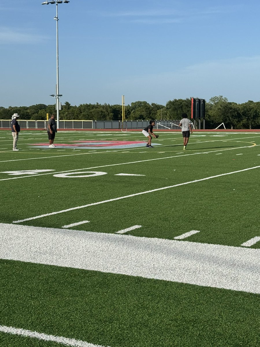 ZMoneyWilliams's tweet image. We still here! 8th Grade season almost here!!!!! 🏈  🧪  @FootballDesoto @DesotoWestAth